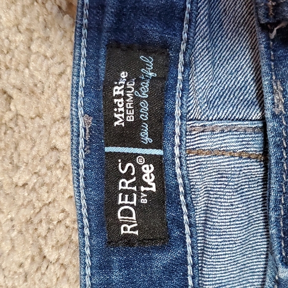 Riders Mid Rise Bermuda Shorts Size 8M Blue Denim - Picture 4 of 8